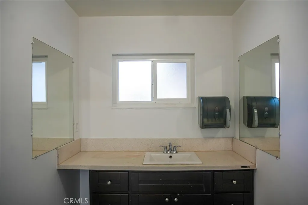 649 W Commonwealth Ave, Fullerton, CA 92832