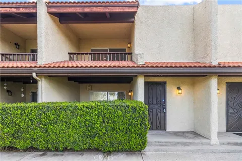9702 Via Roma, Burbank, CA MLS: SR25067582
