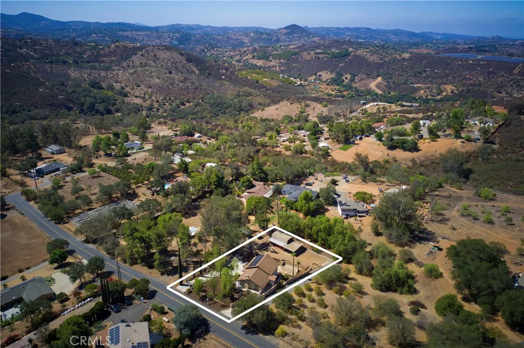 30856 Hillview Dr, Valley Center, CA 92082