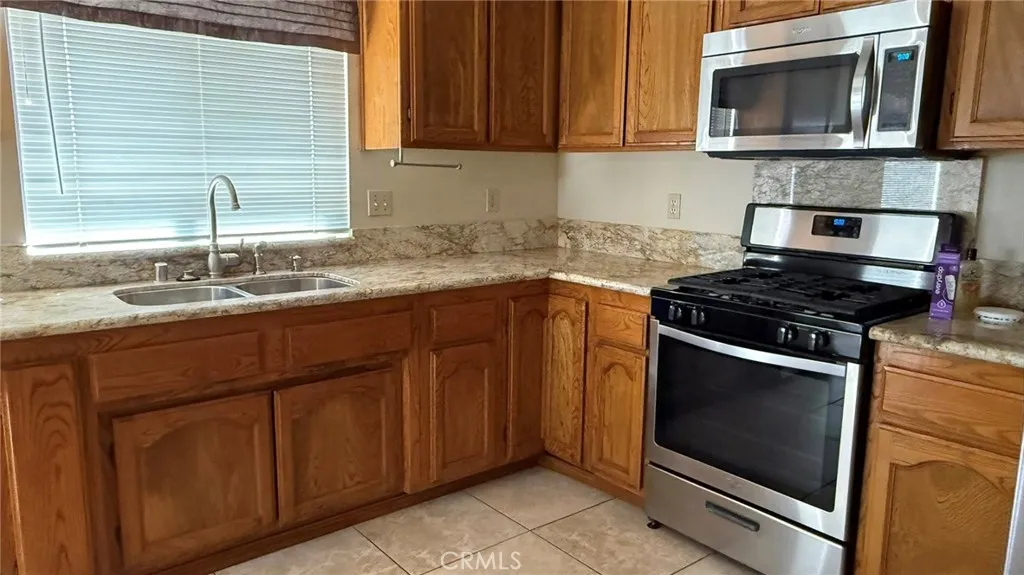 Additional image 30 of 19305 Oneida Rd, Apple Valley, CA 92307
