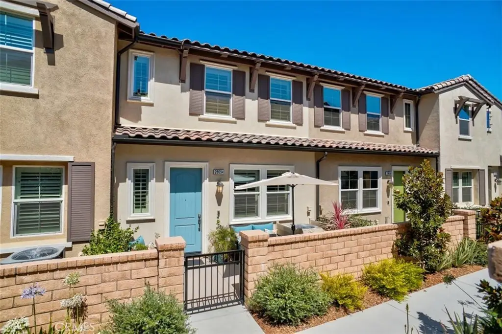 28694 Jardineras Drive, Valencia, CA 91354