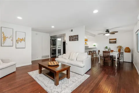 19132 Shoreline Lane Unit 6, Huntington Beach, CA MLS: OC25074999