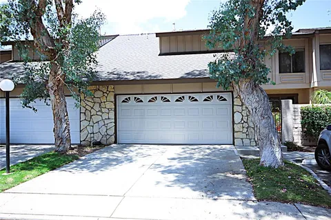 2622 N Tustin Avenue Unit (147), Santa Ana, CA MLS: PW25108160