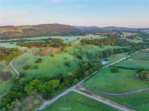 5161 Vineyard Drive, Paso Robles, CA 93446 - MLS#: NS25093130