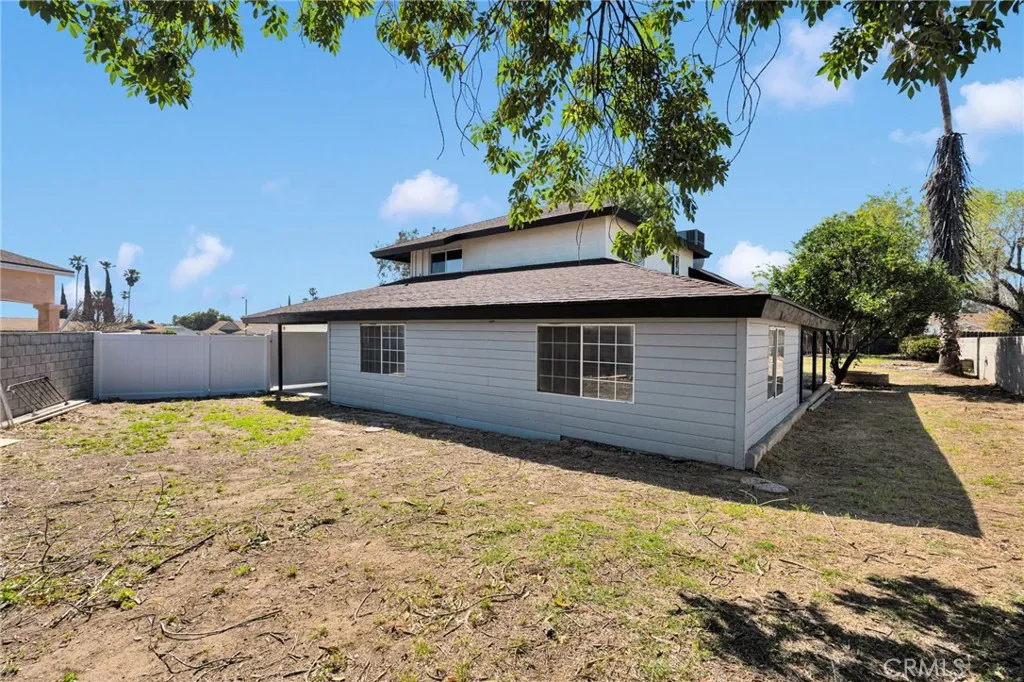 6001 Koa Dr, Rialto, CA 92377