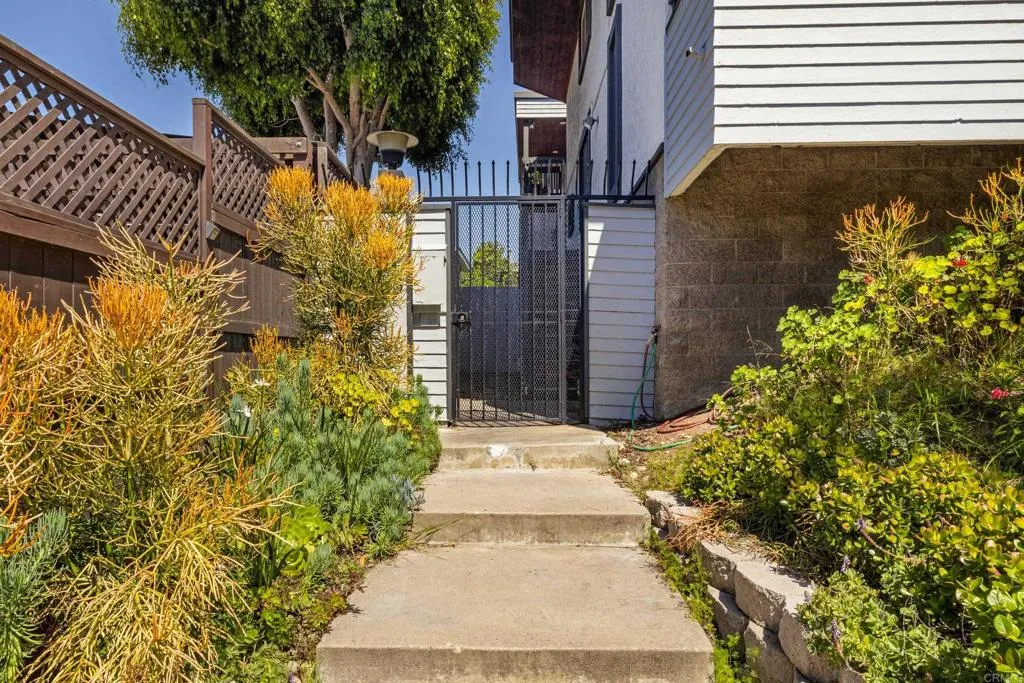 Additional image 24 of 4055 Falcon St Unit 202, San Diego, CA 92103