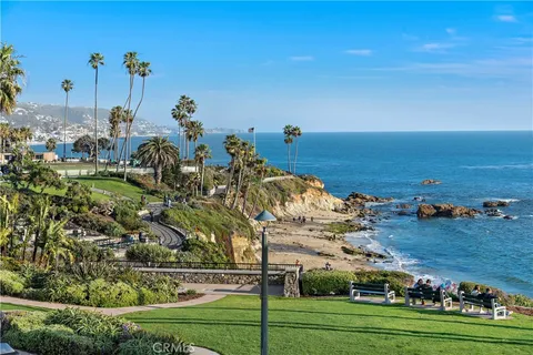 594 Cliff Drive, Laguna Beach, CA MLS: LG25100883