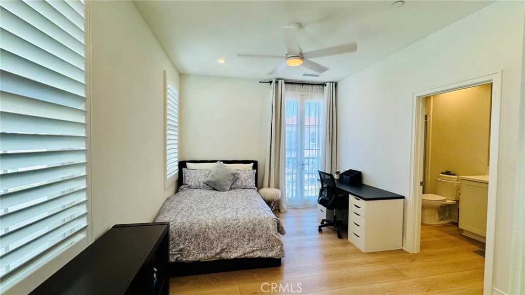 125 Poppyseed, Irvine, CA 92618