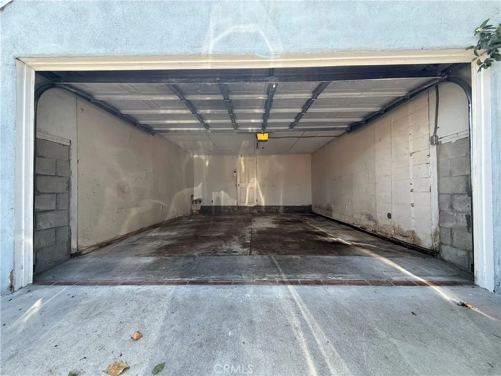 6702 Haas Avenue, Los Angeles, CA 90047