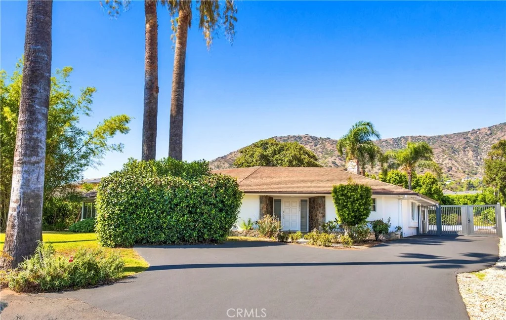 19017 E Leadora Ave, Glendora, CA 91741