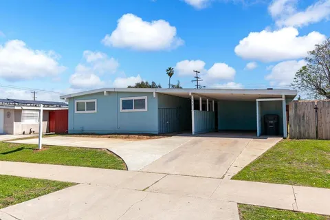 129 S Ivory Ave, El Cajon, CA MLS: PTP2502030