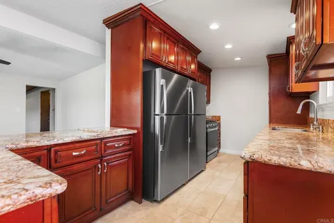 129 S Ivory Ave, El Cajon, CA MLS: PTP2502030