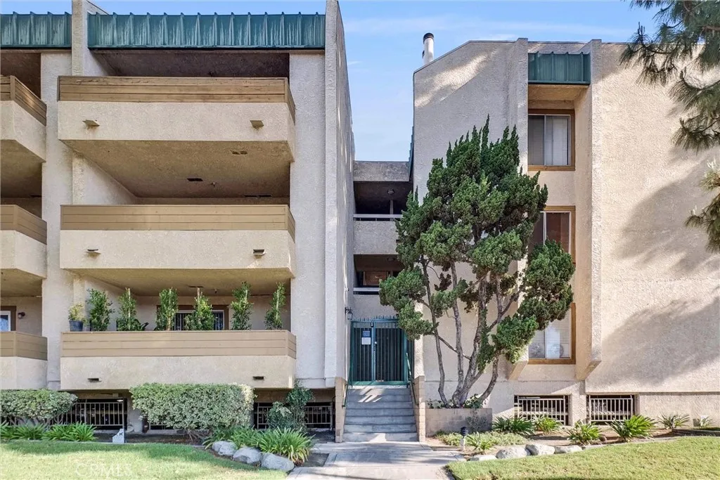 Additional image 24 of 12121 Centralia Street Unit 302, Lakewood, CA 90715