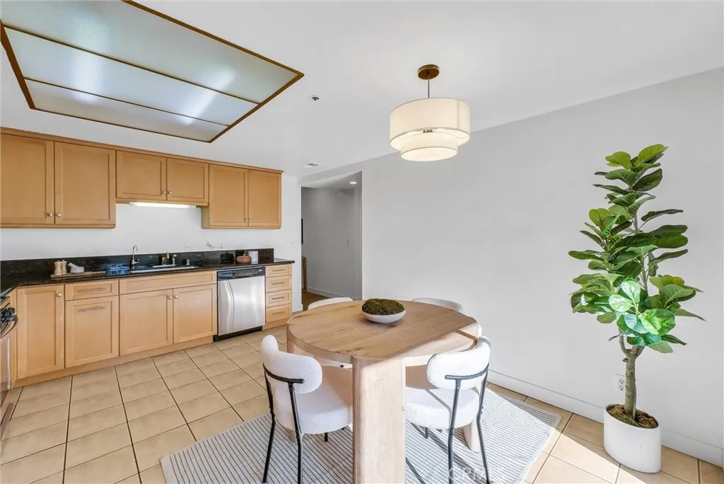 Additional image 46 of 12121 Centralia Street Unit 302, Lakewood, CA 90715