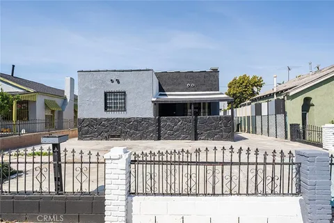 727 E 94th Street, Los Angeles, CA MLS: CV25045141