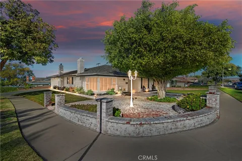 235 E Hacienda Drive, Corona, CA 92879 - MLS#: IG25053606