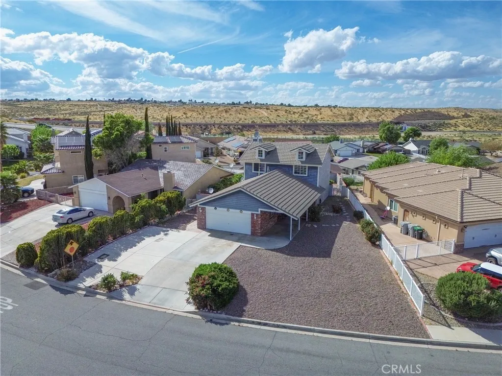 13870 Evergreen Ln, Victorville, CA 92395