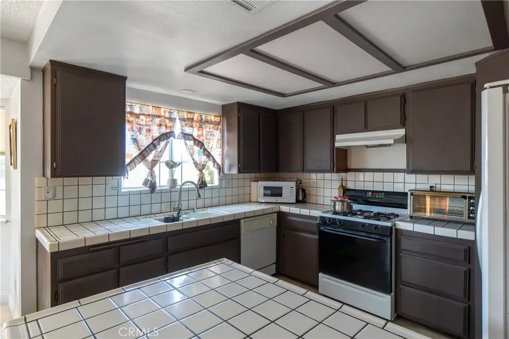 Additional image 47 of 13870 Evergreen Ln, Victorville, CA 92395