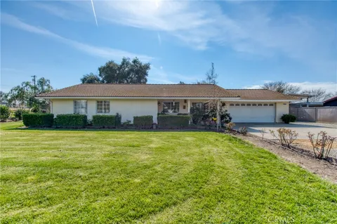 25540 Lynn Place Unit B, Madera, CA MLS: MD25103039