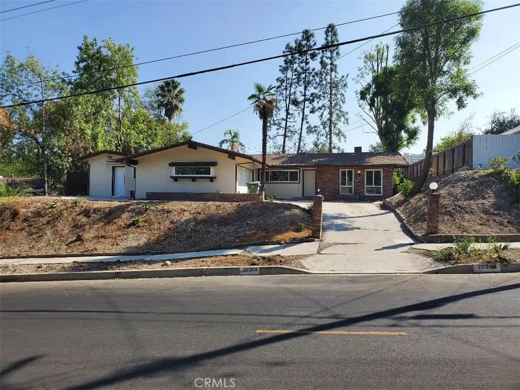 20200 Clark Street, Woodland Hills, CA 91367