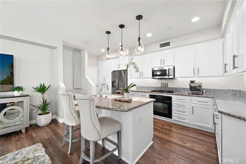 32 Playa Circle Unit F, Aliso Viejo, CA MLS: OC25088820