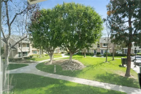 30 Elderglen Unit 37, Irvine, CA 92604 - MLS#: OC25044446