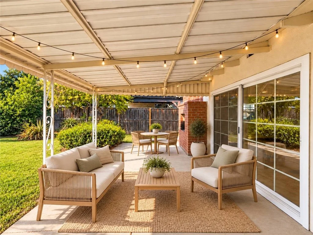 22716 Berdon Street, Woodland Hills, CA 91367