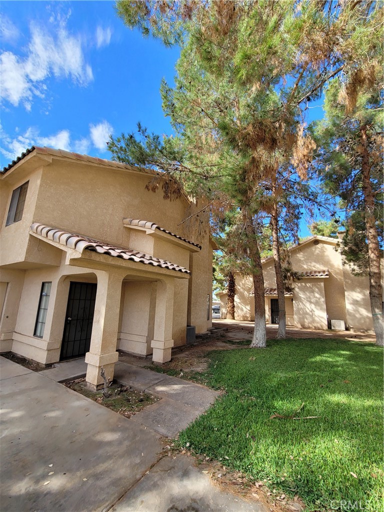 565 E Barnard Street, Blythe, CA 92225 - MLS#: IG23003087