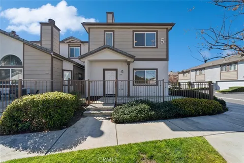 1555 Orange Avenue, Redlands, CA MLS: GD25052421