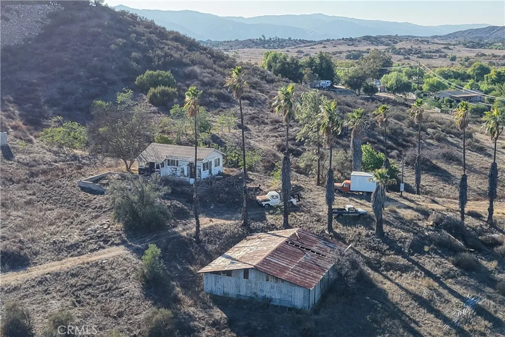 17751 Lake Mathews Dr, Perris, CA 92570