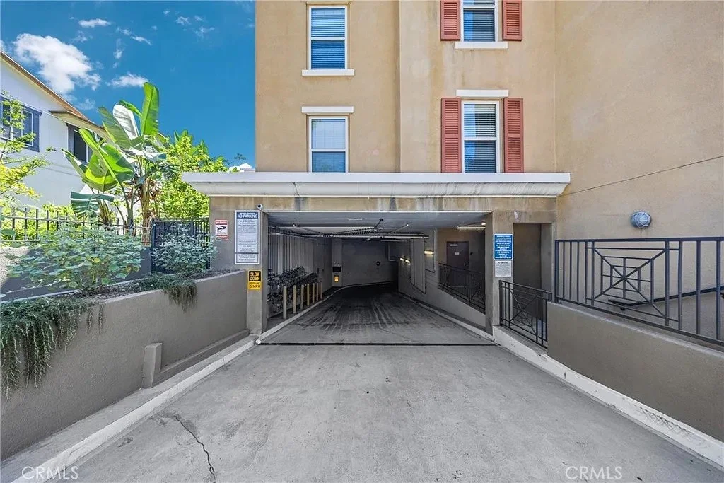 128 N Oak Knoll Ave Unit 111, Pasadena, CA 91101