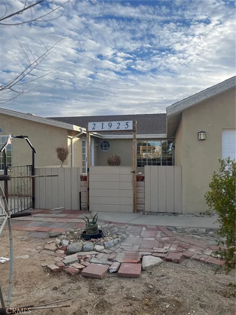 21925 Fort Tejon Road, Llano, CA MLS: CV25027399