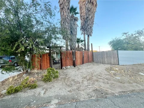 49174 Park Avenue, Morongo Valley, CA MLS: IG25024855