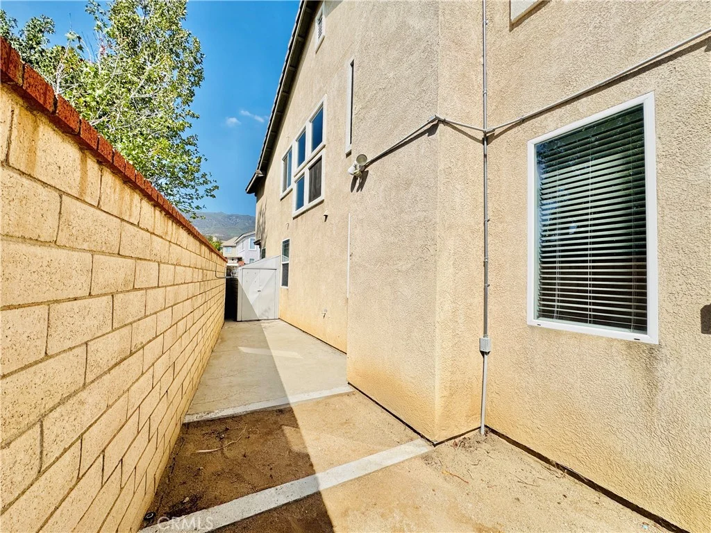 14619 Bison Ln, Fontana, CA 92336