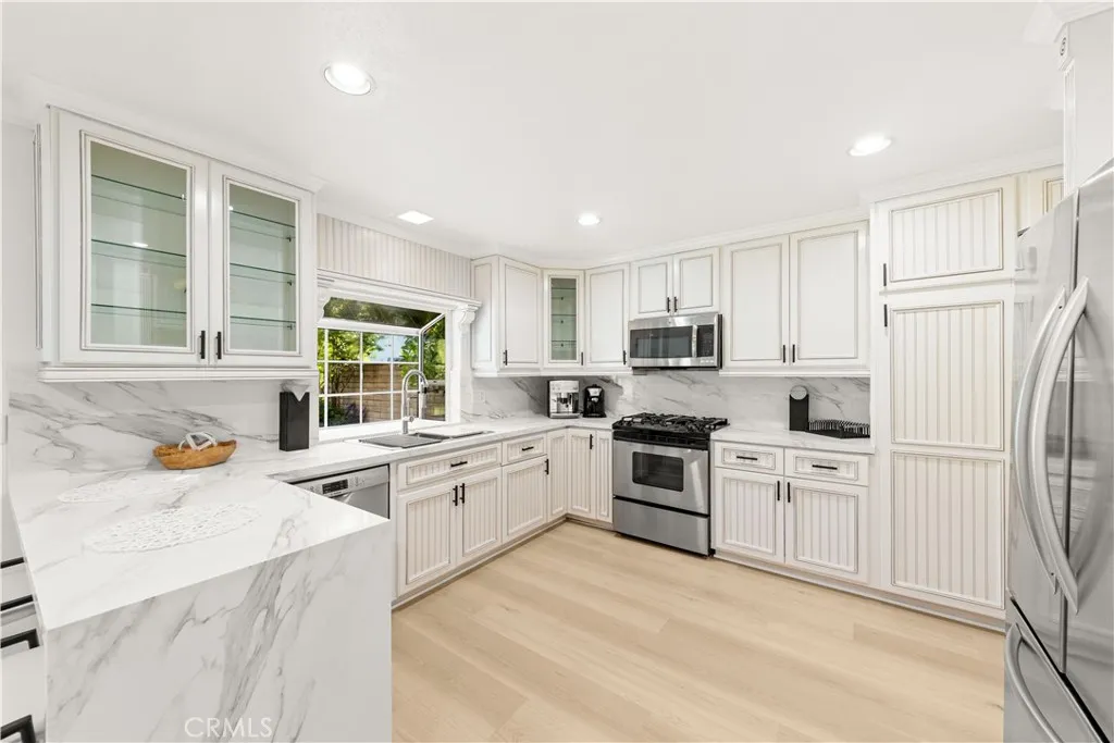 Additional image 13 of 54 Willow Tree Ln, Irvine, CA 92612