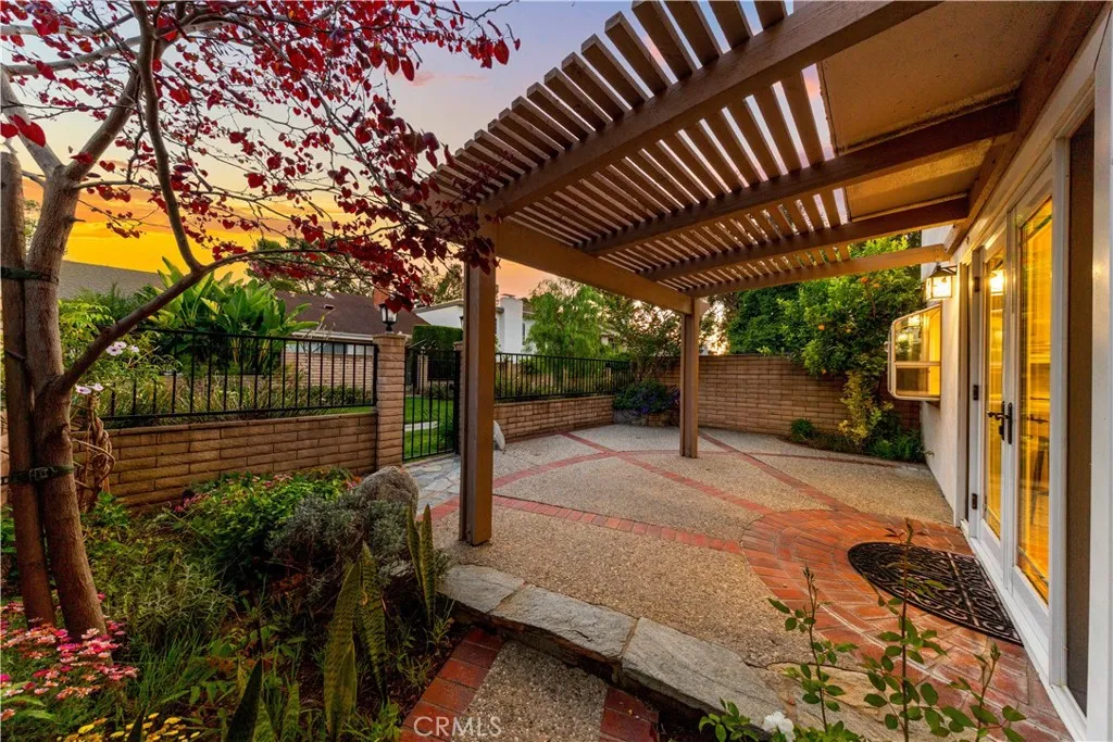 Additional image 112 of 54 Willow Tree Ln, Irvine, CA 92612