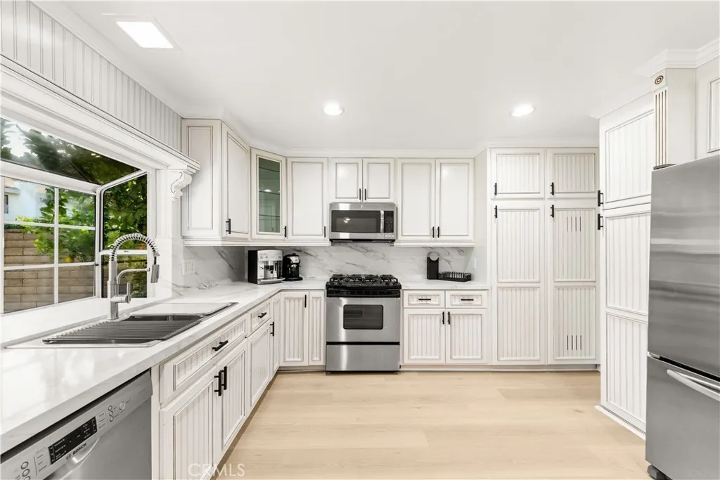 Additional image 14 of 54 Willow Tree Ln, Irvine, CA 92612