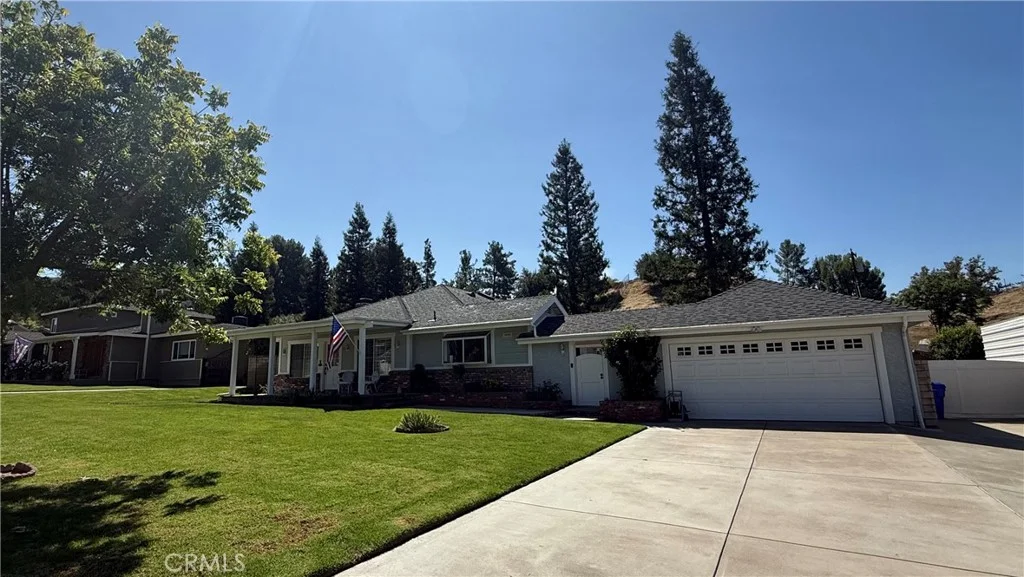22570 Arriba Dr, Saugus, CA 91350