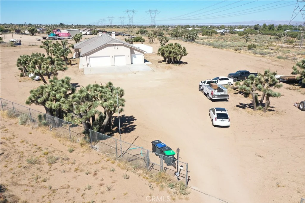 7626 Muscatel Rd, Phelan, CA 92371