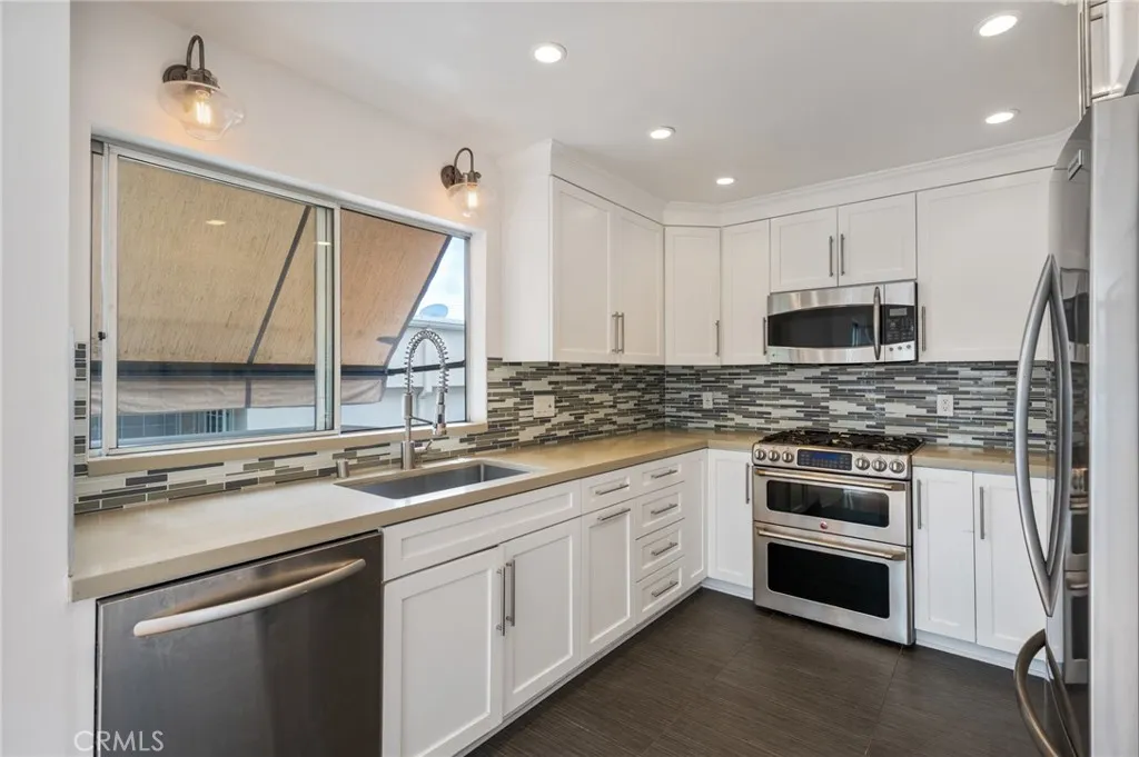 Additional image 87 of 1240 25th Street Unit 1, Santa Monica, CA 90404
