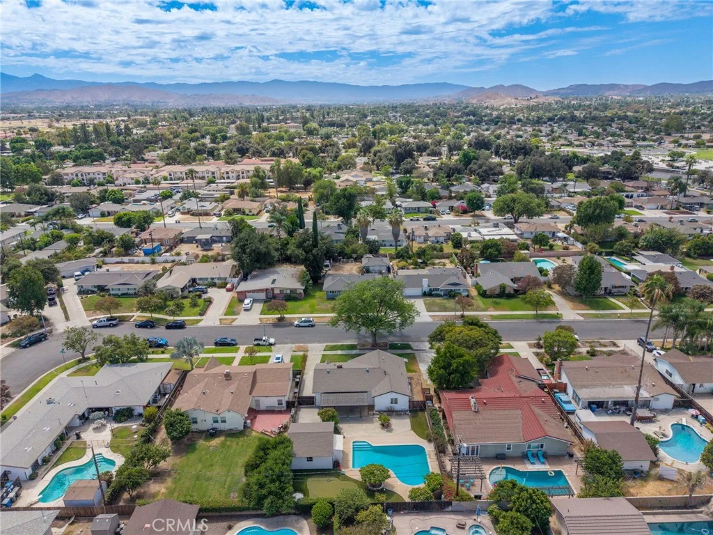 3913 Madrona Road, Riverside, CA 92504