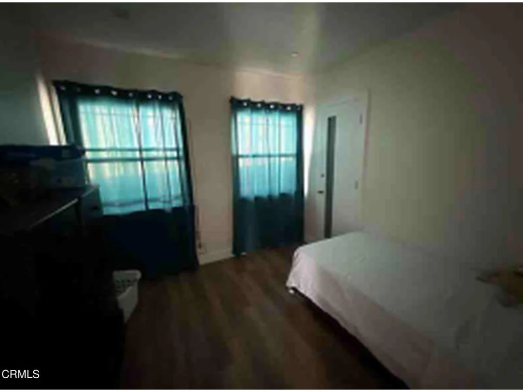 2055 W 80th Street, Los Angeles, CA 90047