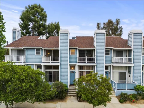 21912 Hiawatha Street Unit 2, Chatsworth, CA MLS: SR25102071