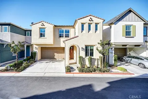 944 Sunlit Lane, Costa Mesa, CA MLS: OC25081232