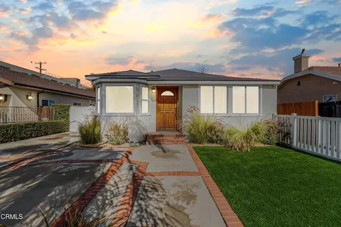 15233 Camarillo Street, Sherman Oaks, CA MLS: V1-28063