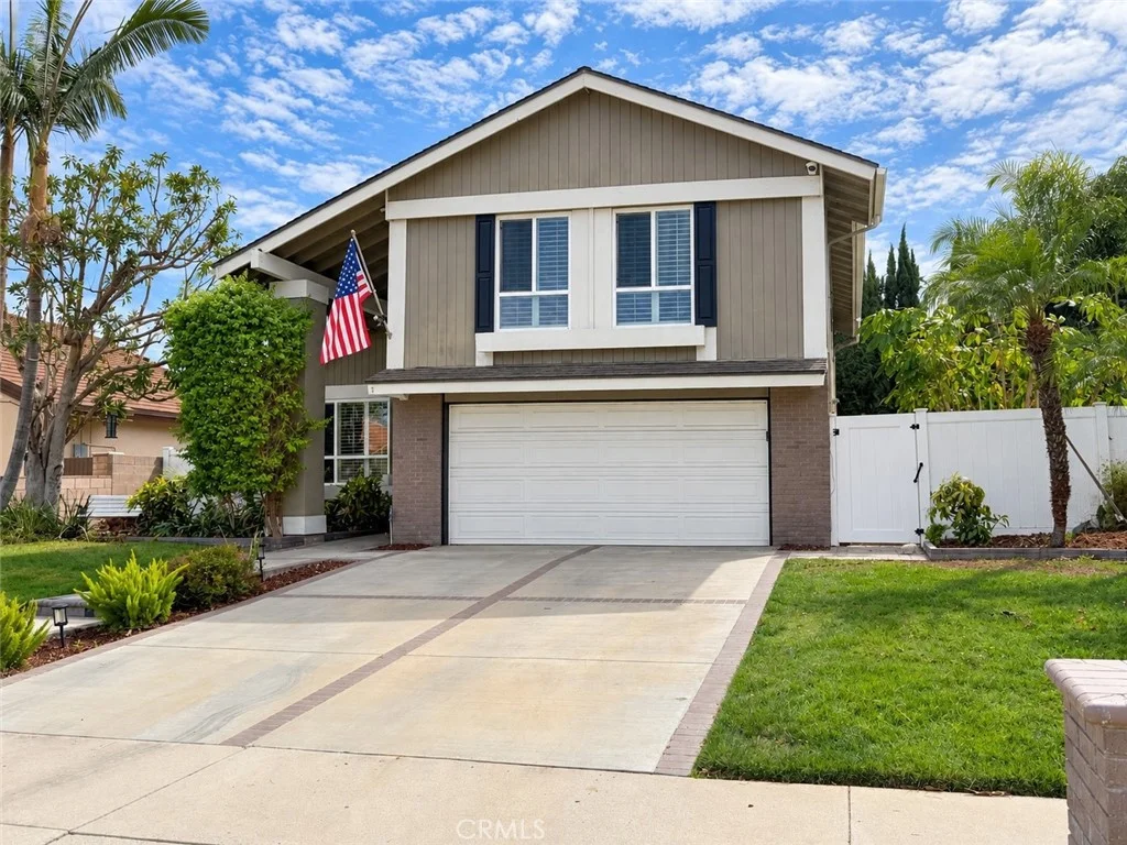 320 Armstrong Dr, Placentia, CA 92870 photo 2