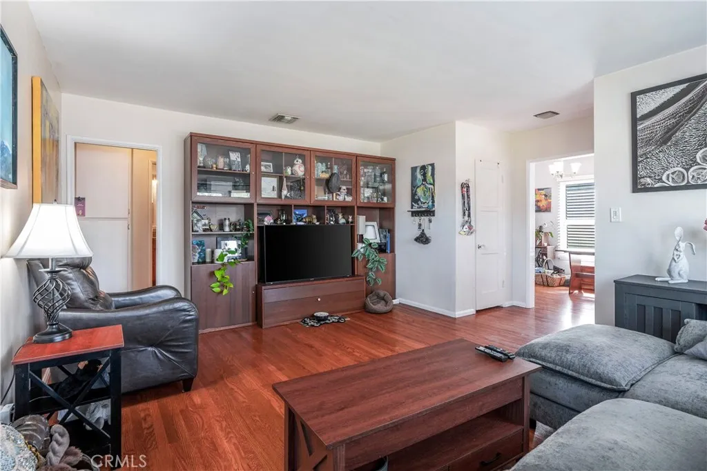 Additional image 12 of 17504 Hamlin St, Van Nuys, CA 91406