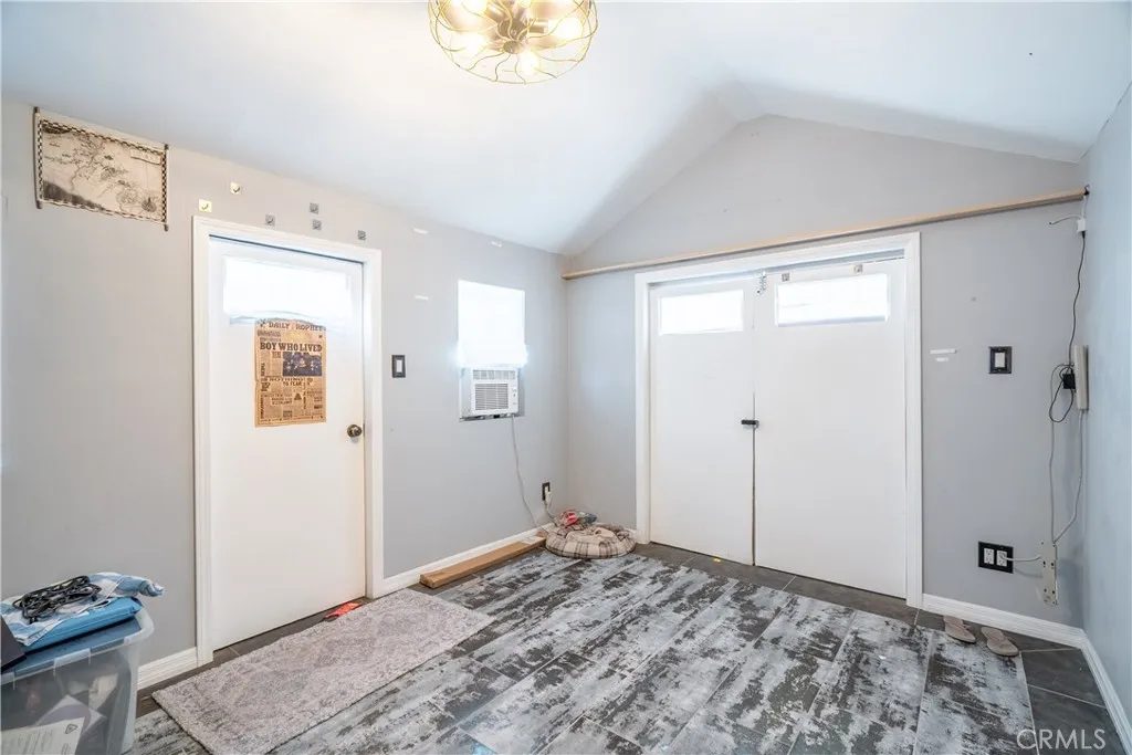 Additional image 47 of 17504 Hamlin St, Van Nuys, CA 91406