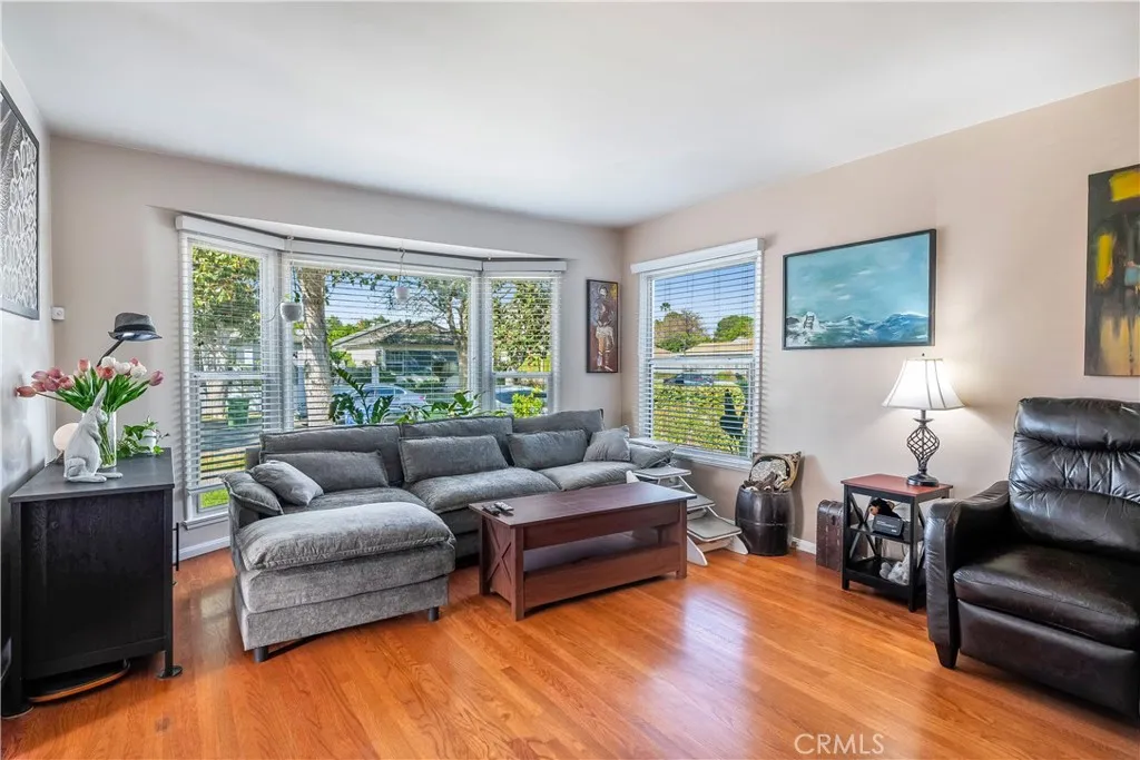 Additional image 11 of 17504 Hamlin St, Van Nuys, CA 91406