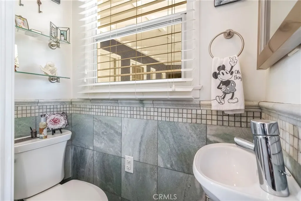 Additional image 23 of 17504 Hamlin St, Van Nuys, CA 91406